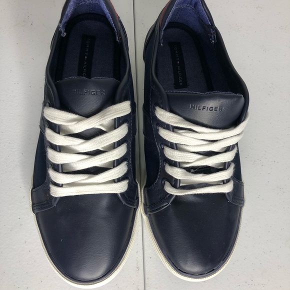 Tommy Hilfiger Women’s Size 5 Shoes - Picture 2 of 11